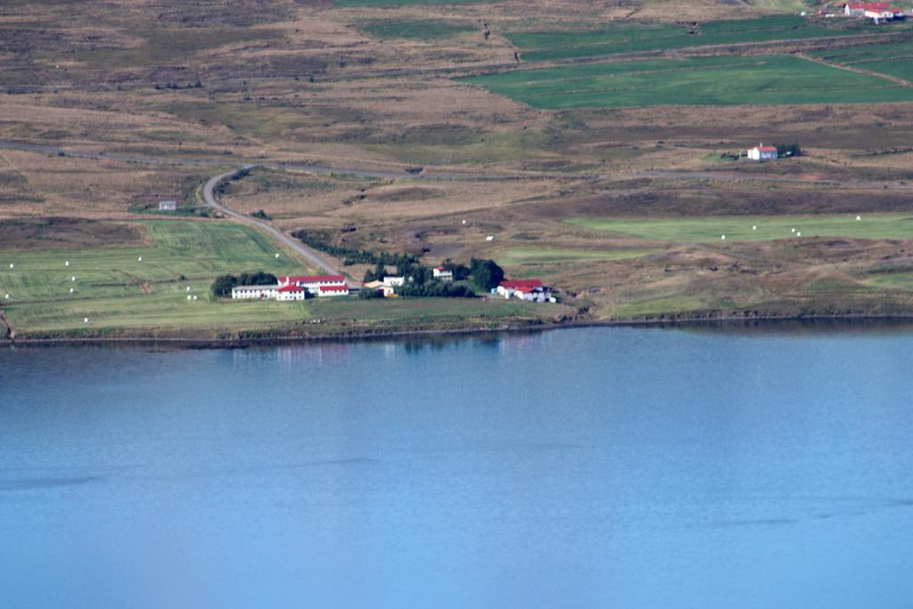 Skjaldarvik Guesthouse Акурейри Екстериор снимка
