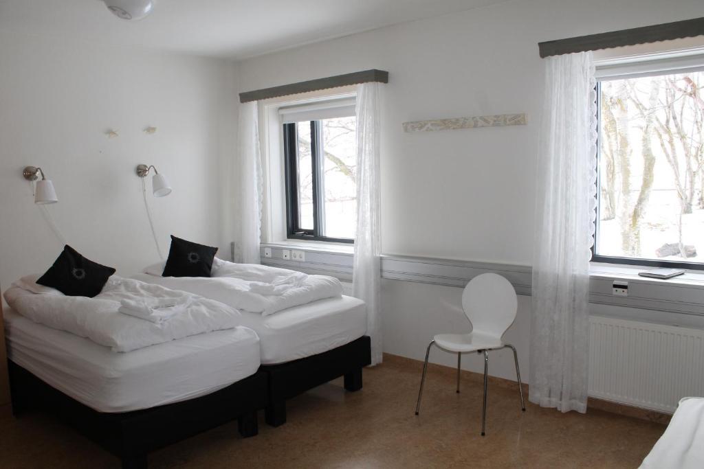 Skjaldarvik Guesthouse Акурейри Стая снимка