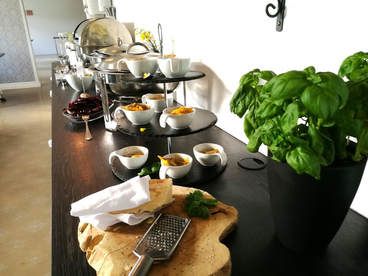 Skjaldarvik Guesthouse Акурейри Екстериор снимка