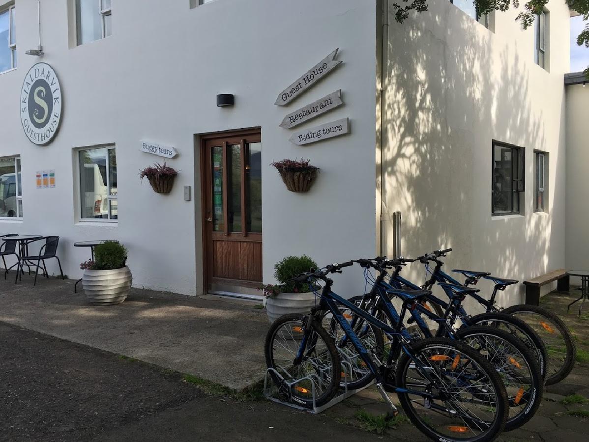 Skjaldarvik Guesthouse Акурейри Екстериор снимка