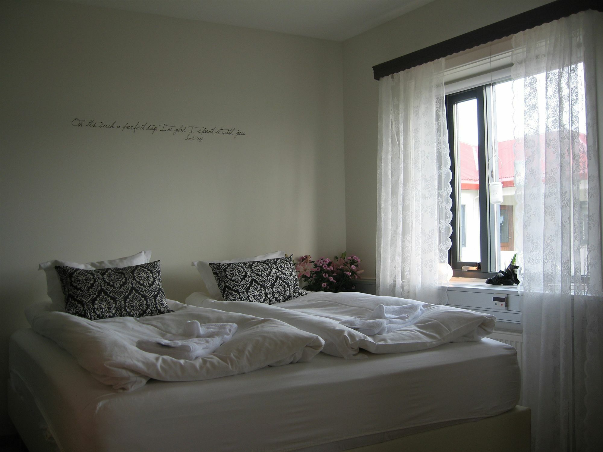Skjaldarvik Guesthouse Акурейри Екстериор снимка